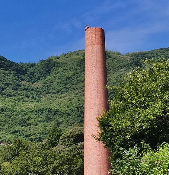 煙囪拆除公司:專(zhuān)業(yè)技藝與安全效率的完美結(jié)合